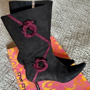 Suede boots size 10 in good condition made in Italy